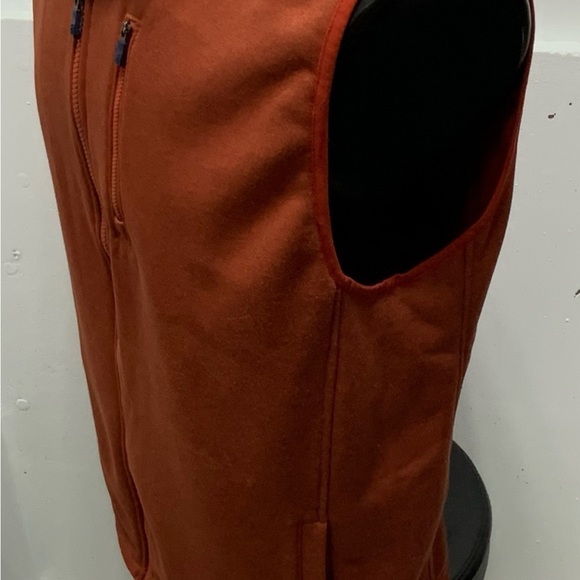 IZOD Advantage Performance Men's Vest - Picture 4 of 8